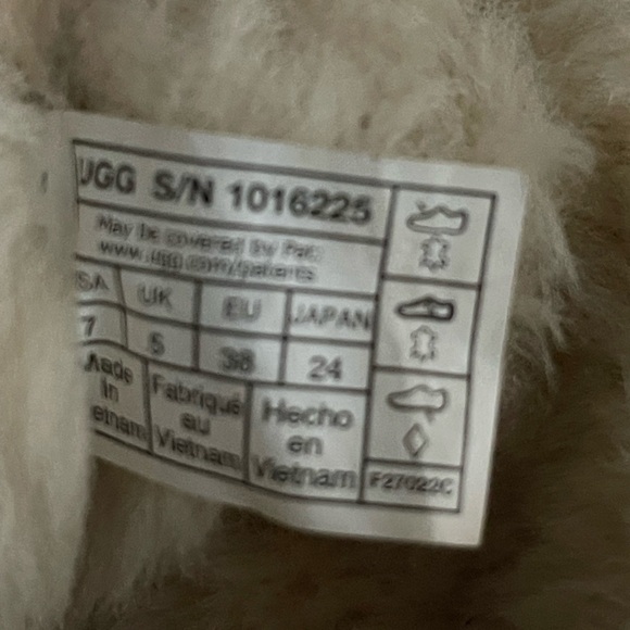 UGG Bailey Bow Women Size 7 - Picture 7 of 7